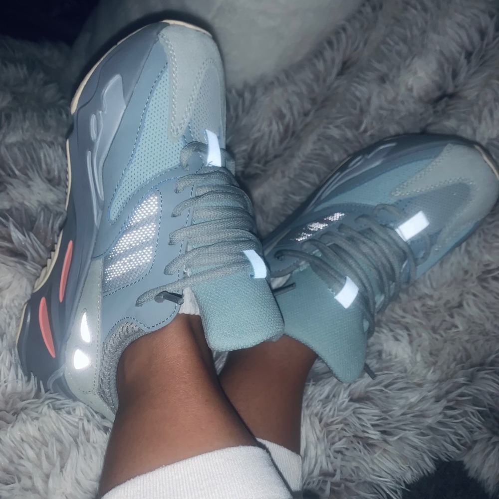 Yeezy boost 700